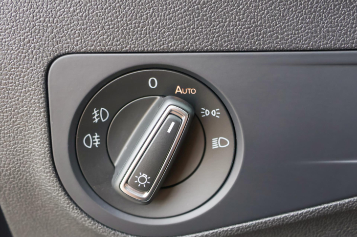 Volkswagen Tiguan 2,0 TDI DSG 4x4 CZ DPH R-Line