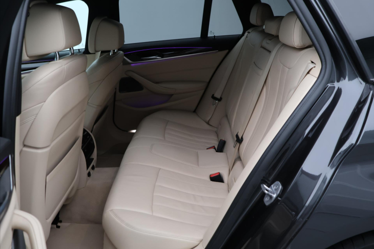 BMW Řada 5 3,0 540d 235kW xDrive M DPH
