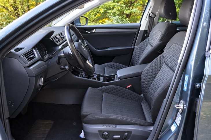 Škoda Superb 2,0 TDI DSG 110kW Style Navi