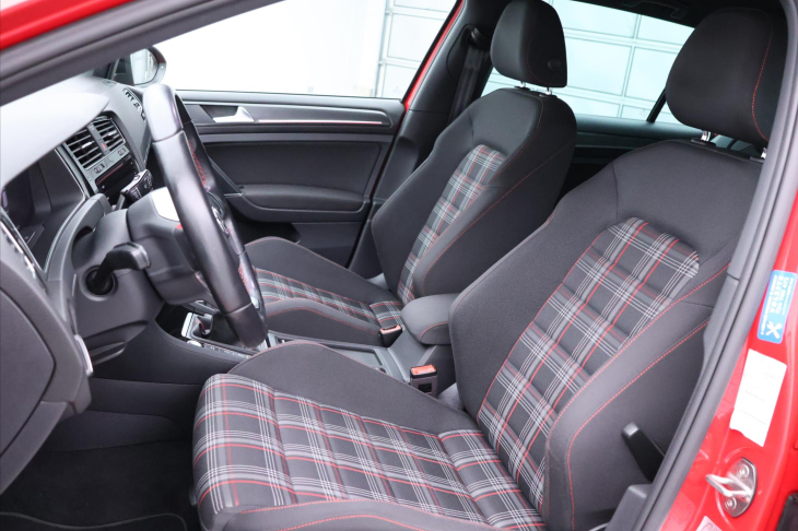 Volkswagen Golf 2,0 TSI GTI Performance 180kW CZ