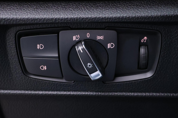 BMW Řada 1 1,6 116i 100kW Aut. Sport Xenon