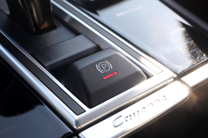 Porsche Cayenne 3,0 EHV 340kW Platinum DPH