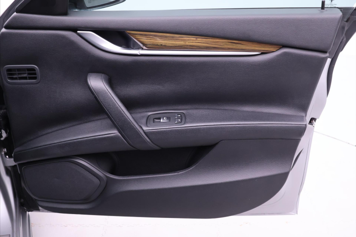 Maserati Ghibli 3,0 i 302kw 4X4 Q4