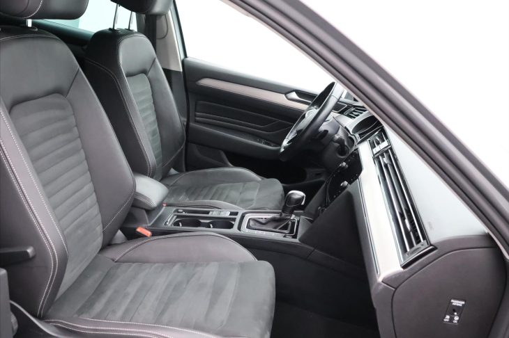 Volkswagen Passat 2,0 TDI 110kW Elegance DSG DPH