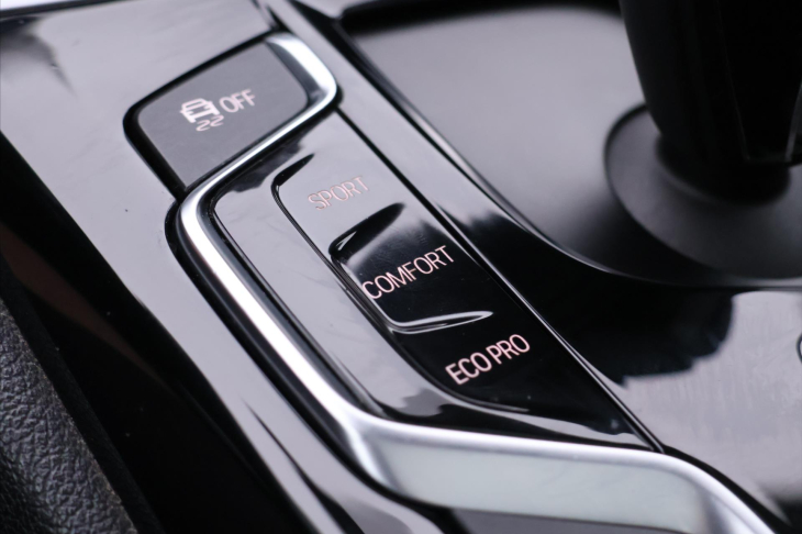 BMW Řada 5 3,0 530d Xdrive 195kW Aut.