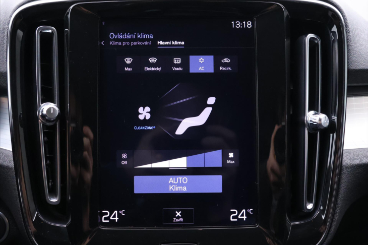 Volvo XC40 2,0 T4 Drive-E Momentum AWD CZ