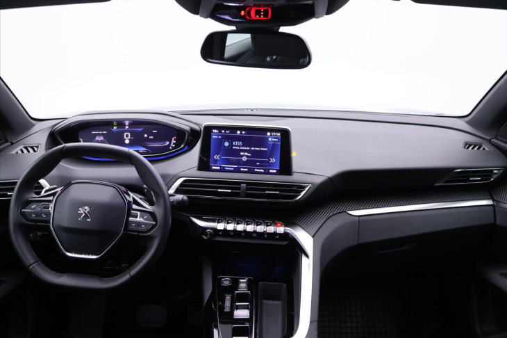 Peugeot 3008 1,2 PT 96kW Active Pack DPH CZ