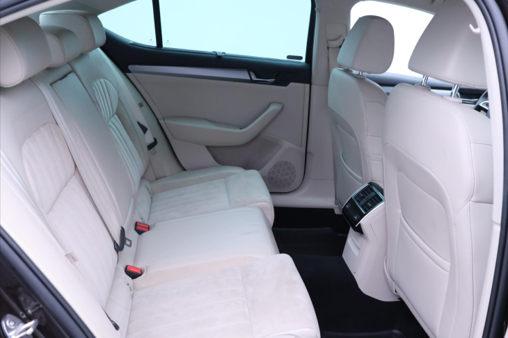 Škoda Superb 2,0 TSI 162kW DSG CZ Style