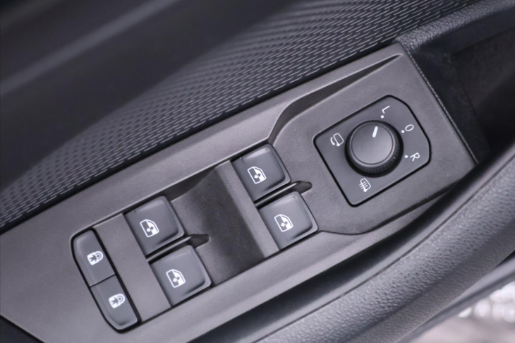 Škoda Octavia 2,0 TDI 110kW DSG Clever DPH