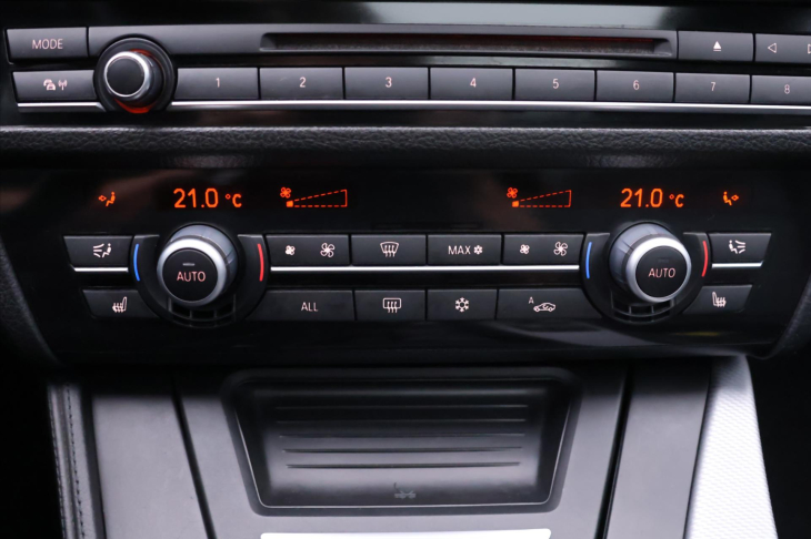 BMW Řada 5 2,0 520d 135kwPanorama Navi