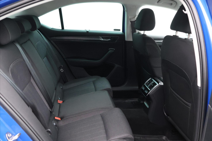 Škoda Superb 2,0 TDI Virtual Matrix Webasto
