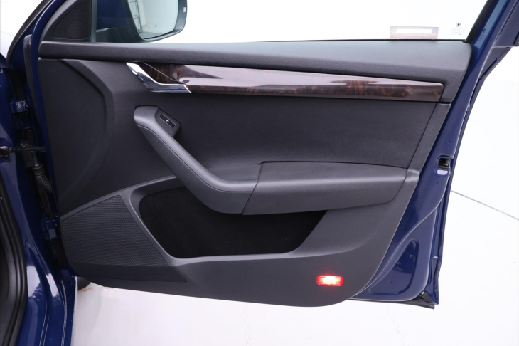 Škoda Octavia 1,4 TSI DSG Elegance+ Xenon