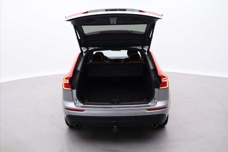 Volvo XC60 2,0 140KW D4 Momentum AWD Auto