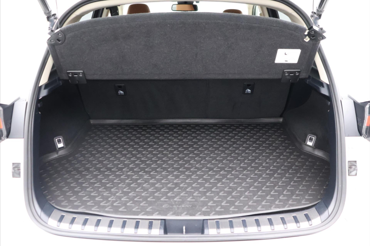 Lexus NX 300h 2,5 145 kW 4WD Prestige
