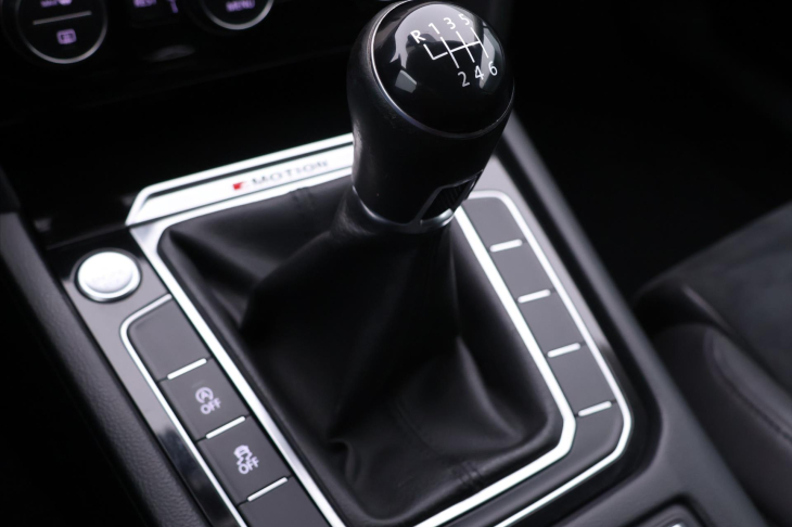 Volkswagen Passat 2,0 TDI 110kW 4M R-line LED