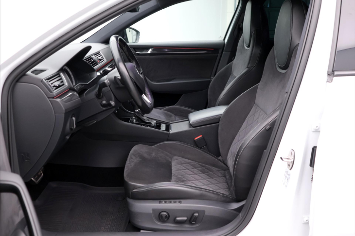 Škoda Superb 2,0 TDI DSG 4x4 Sportline