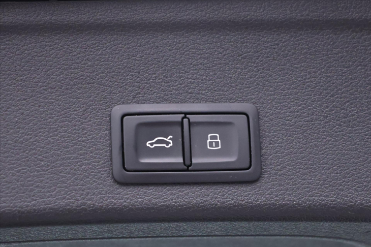 Audi A4 2,0 TDI 140kW Quattro CZ DPH