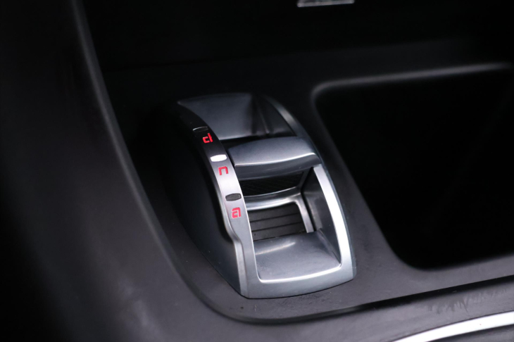 Alfa Romeo Giulietta 1,6 JTD 77kW Distinctive Kůže