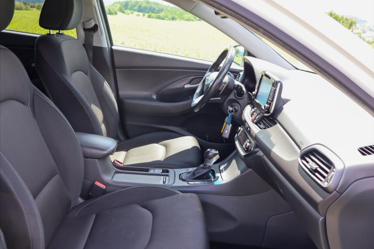 Hyundai i30 1.6 CRDi Automat CZ Style LED