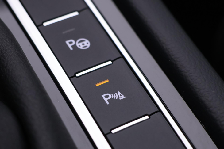 Volkswagen Passat 2,0 TDI 147kW DSG Matrix DPH