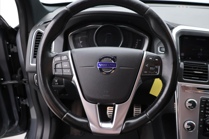 Volvo XC60 2,0 D4 140kW Aut. Summum