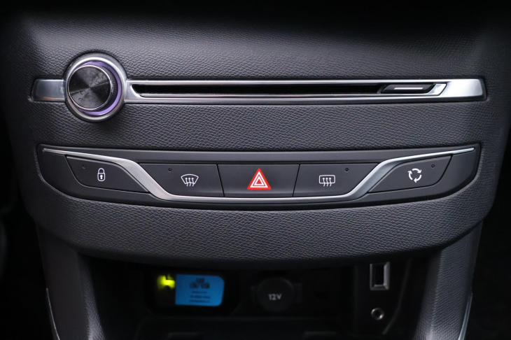 Peugeot 308 1,2 PT 96kW Allure LED Navi