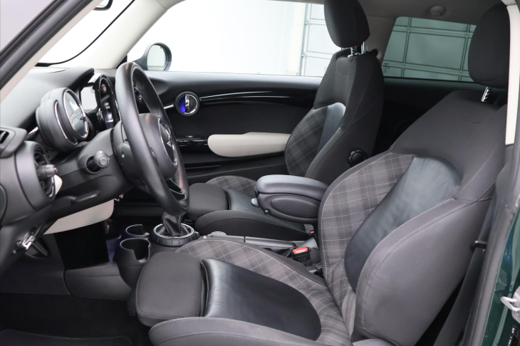 Mini Cooper 1,5 TURBO CZ ORIG ALU AUT KLIMA