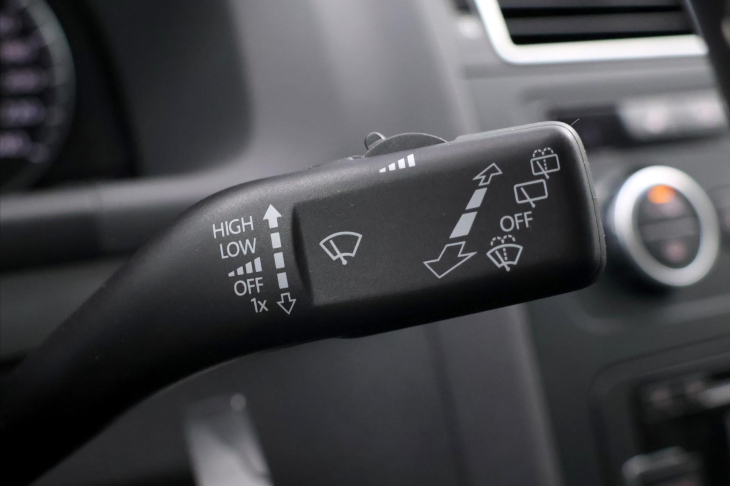 Volkswagen Touran 2,0 TDI 103kW DSG Match Panorama