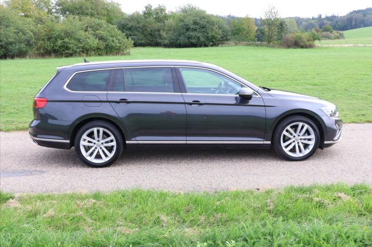 Volkswagen Passat 2,0 TDI DSG Elegance Navi