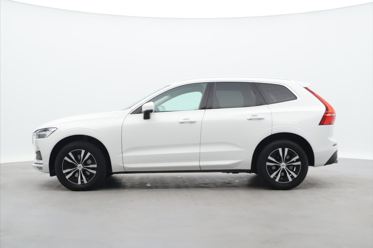 Volvo XC60 2,0 B4 145kW AWD Momentum CZ DPH