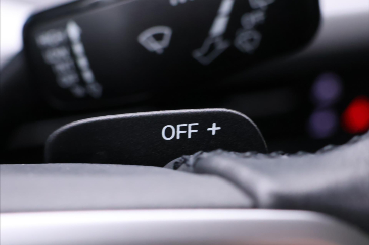 Volkswagen Golf 1,5 TSI 110kW DSG CZ 1.Maj DPH