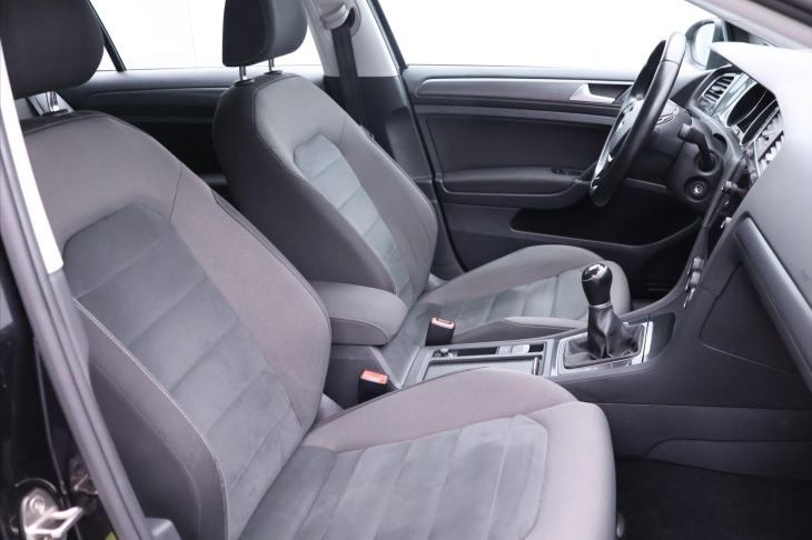 Volkswagen Golf 1,0 TSI 81kW CZ Comfort LED