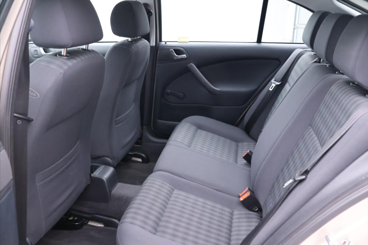 Škoda Octavia 1,6 i 75kW CZ Serv.Kniha