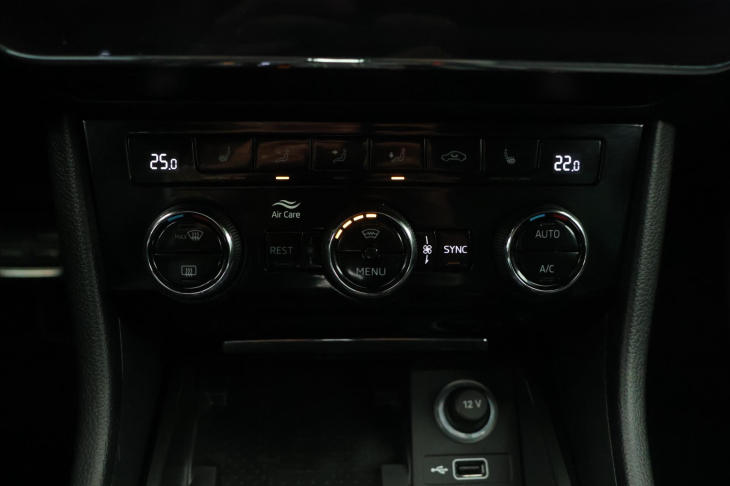 Škoda Superb 2,0 TDI 140kW DSG Sportline 4x4