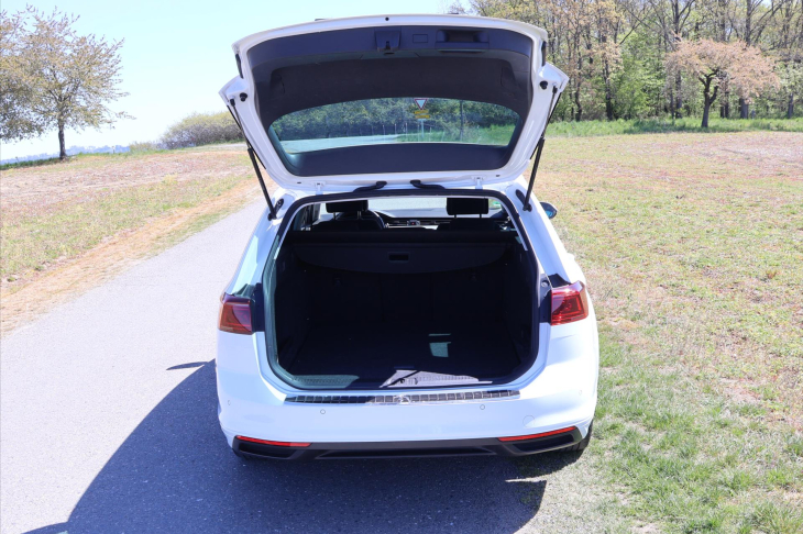 Volkswagen Passat 2,0 TDI 110kW DSG Matrix DPH