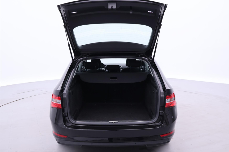 Škoda Superb 2,0 TDi Style 4x4 DSG DPH CZ