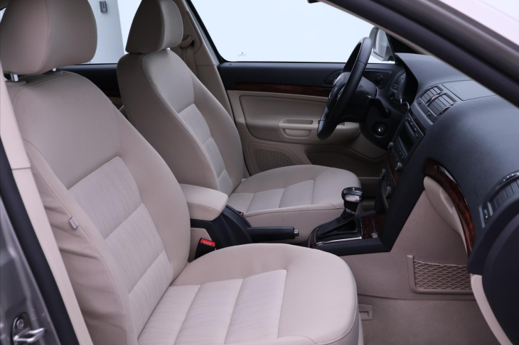 Škoda Octavia 1,4 TSI DSG Elegance Serv. kn