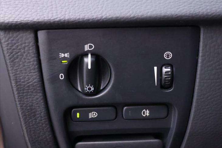 Volvo XC90 2,4 D5 147kW AWD Summum 7-Míst