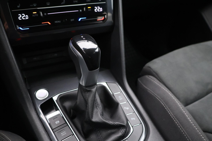 Volkswagen Tiguan Allspace 2,0 TDI DSG 4M CZ Elegance DPH