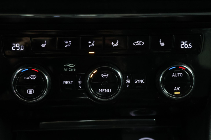 Škoda Superb 2,0 TSI 140kW DSG CZ Style DPH