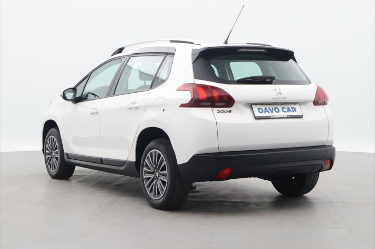Peugeot 2008 1,2 PureTech 61kW Allure CZ