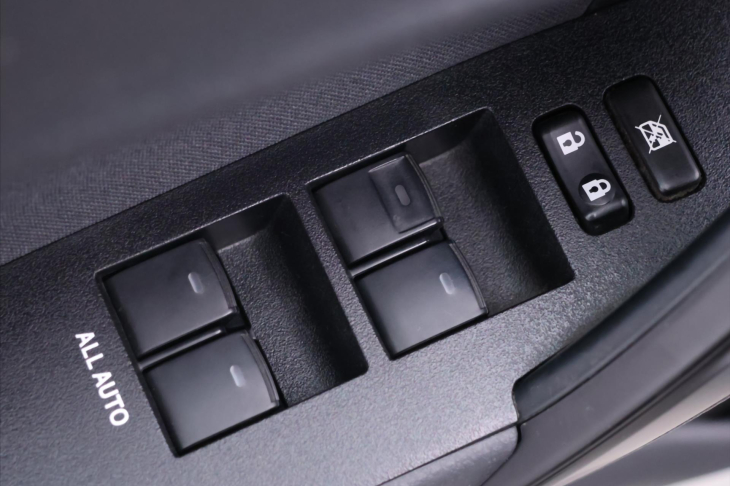 Toyota Corolla 1,6 VVT-i 97kW 1.Maj CZ Serv.k.