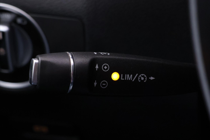 Mercedes-Benz Třídy B 1,6 180 90kW Xenon, Serv.kn.