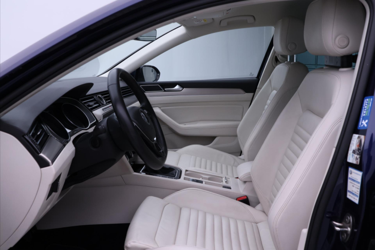 Volkswagen Passat 2,0 TDI 110kW Highline DPH