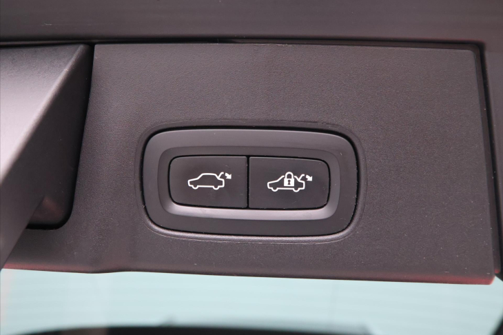Volvo V90 2,0 D4 140kW Drive-E Momentum Aut.