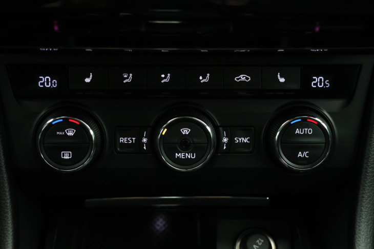 Škoda Superb 2.0 TDI DSG CZ Style Plus Kůže