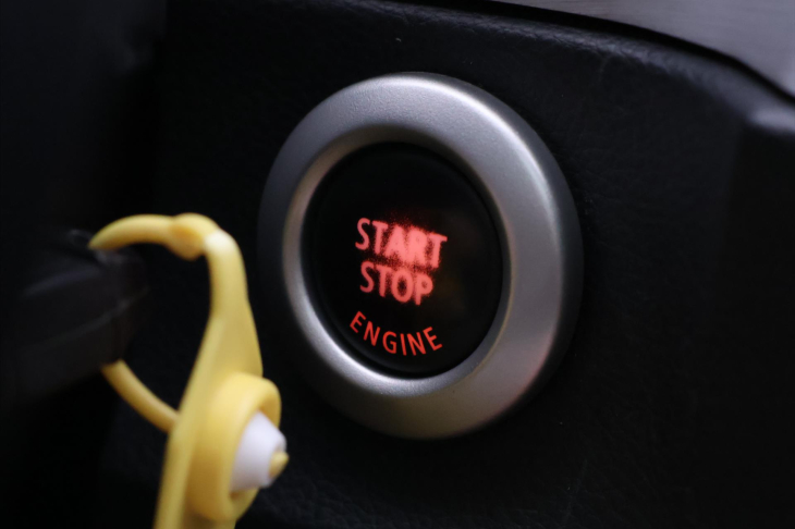 BMW M5 5,0 373kW Kůže Klima. Navigace