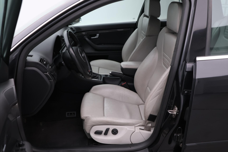 Audi S4 4,2 V8 253kW Quattro Recaro
