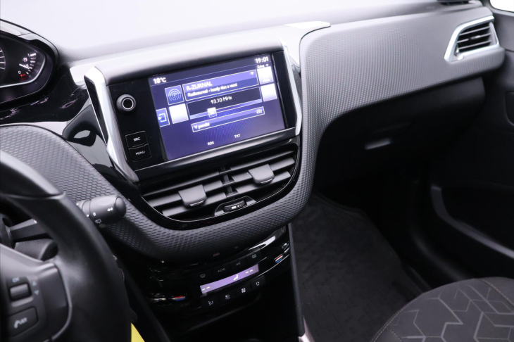 Peugeot 2008 1,2 PT 81kW Aut.klima CZ