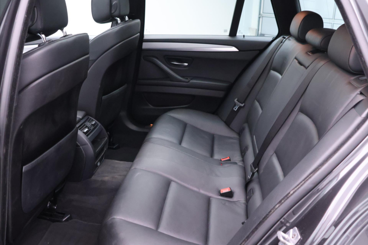 BMW Řada 5 2,0 520d 135kwPanorama Navi